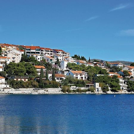 Beautiful Apartment In Rogoznica With Wifi Bagian luar foto