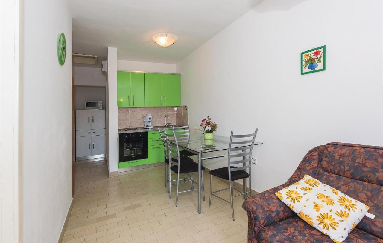 Beautiful Apartment In Rogoznica With Wifi Bagian luar foto